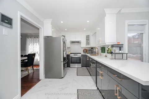 20 St Mark Place, ON L6X 3W5
