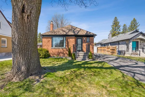 9 Nordale Crescent, ON M6M 2Z9
