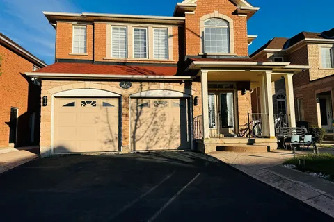 17 Charger Lane, ON L7A 3B2