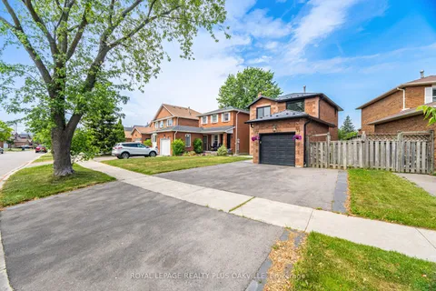 421 Laurentian Avenue, ON L4Z 2J7
