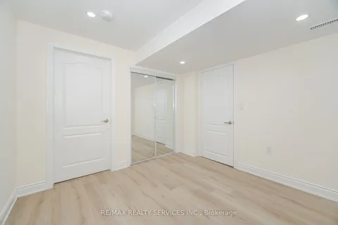 207 Clockwork Drive, ON L7A 5C7