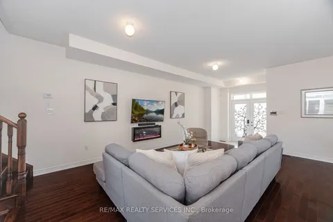 207 Clockwork Drive, ON L7A 5C7