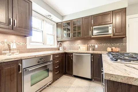 1478 Seaview Drive, ON L5J 1X5