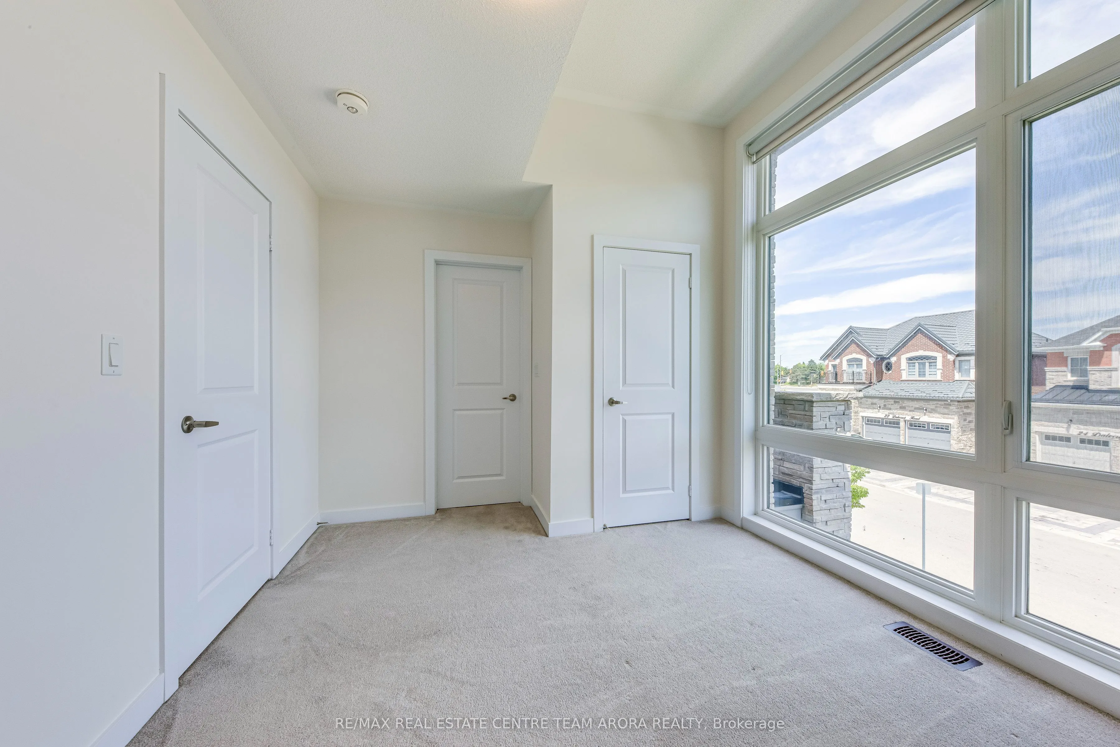 15 Dalecrest Road, Brampton, ON L6X 5N3