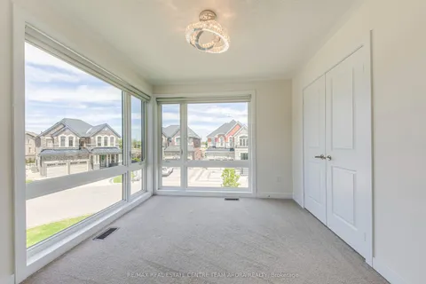 15 Dalecrest Road, Brampton, ON L6X 5N3