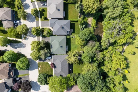 30 Deanewood Crescent, Toronto, ON M9B 3A9