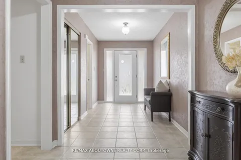 4043 Trapper Crescent, ON L5L 3A7