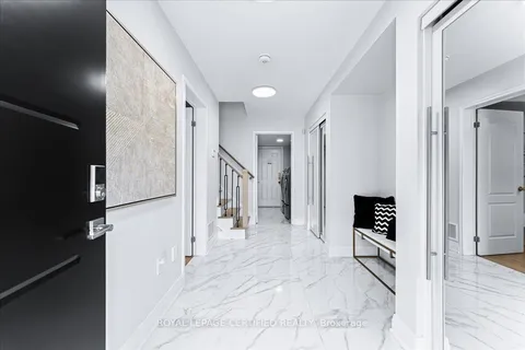 26 Ganton Heights, ON L7A 0S4