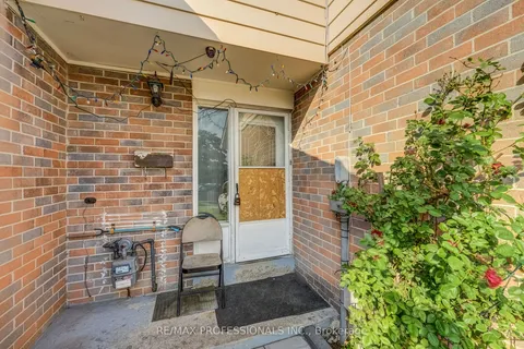 44 Skegby Road, ON L6V 2T9