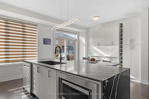 609 Beam Court, ON L9E 1L3
