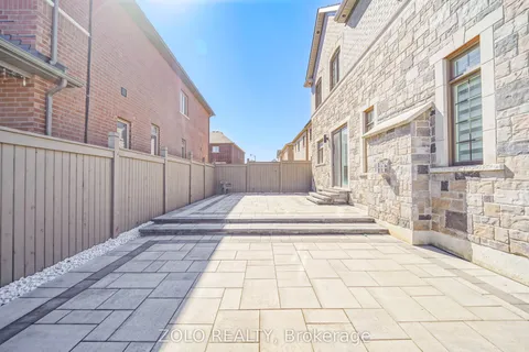 1 Penlea Gate, ON L6P 4M7