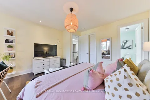 408 Saville Crescent, ON L6L 3T8