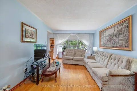 3294 Klaiman Drive, ON L4Y 3C8