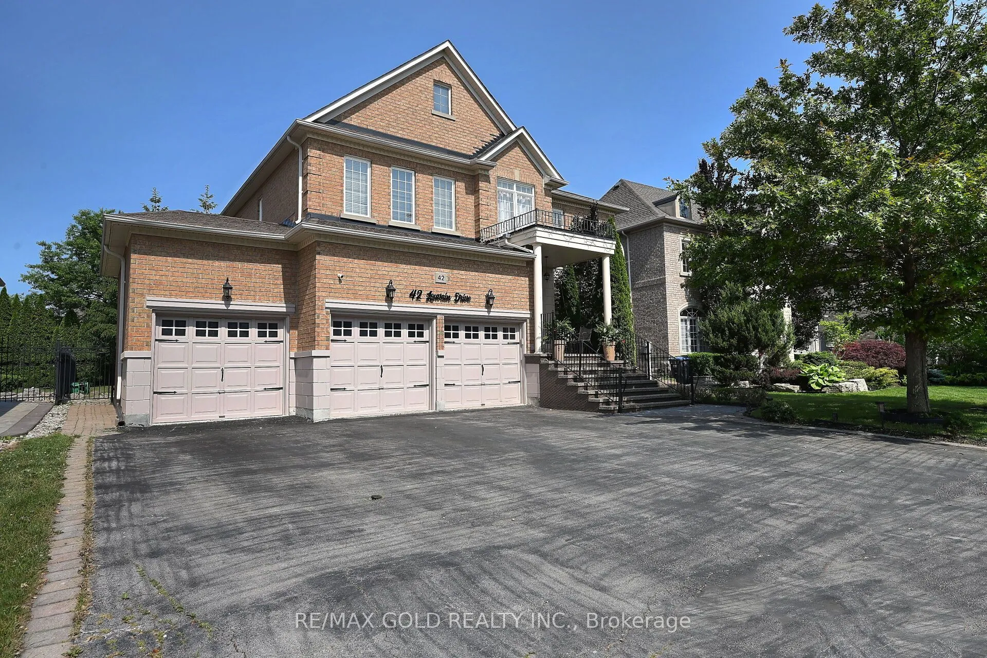 42 Louvain Drive, ON L6P 1W7