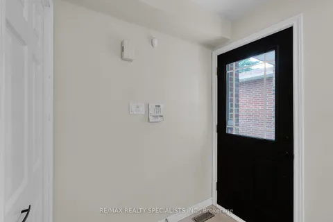 64 Maplehurst Square, ON L6Z 1J6