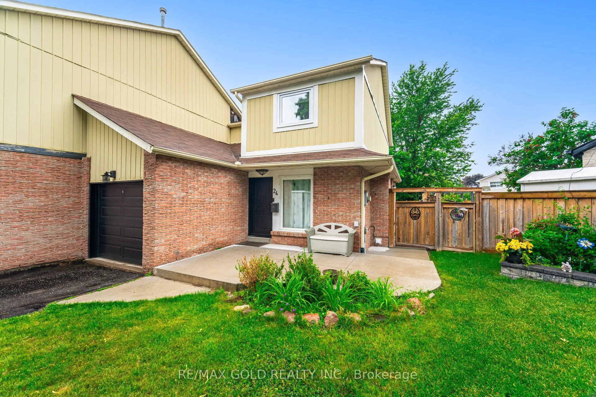 24 Terry Hill, ON L6Z 1N1