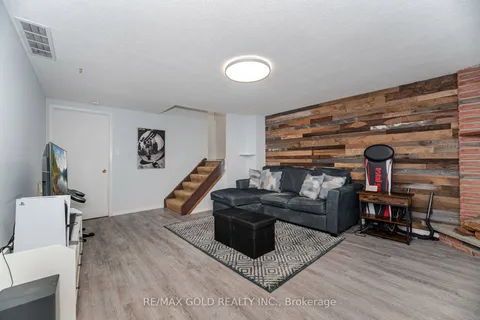 24 Terry Hill, ON L6Z 1N1