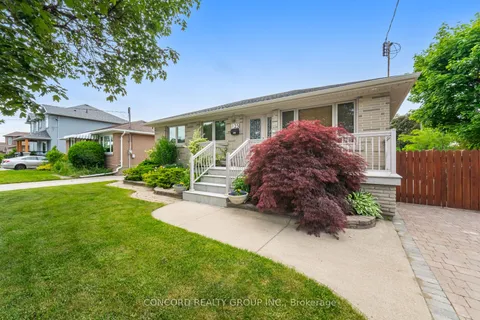 125 Plewes Road, ON M3K 1L1