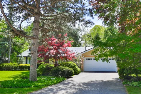 1364 Avonbridge Drive, ON L5G 3G5