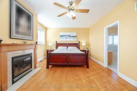 5 Farina Drive, ON L6P 0E3