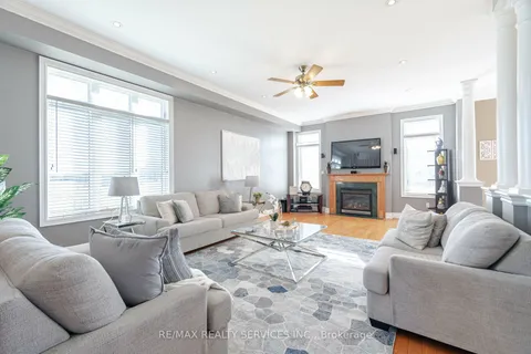5 Farina Drive, ON L6P 0E3