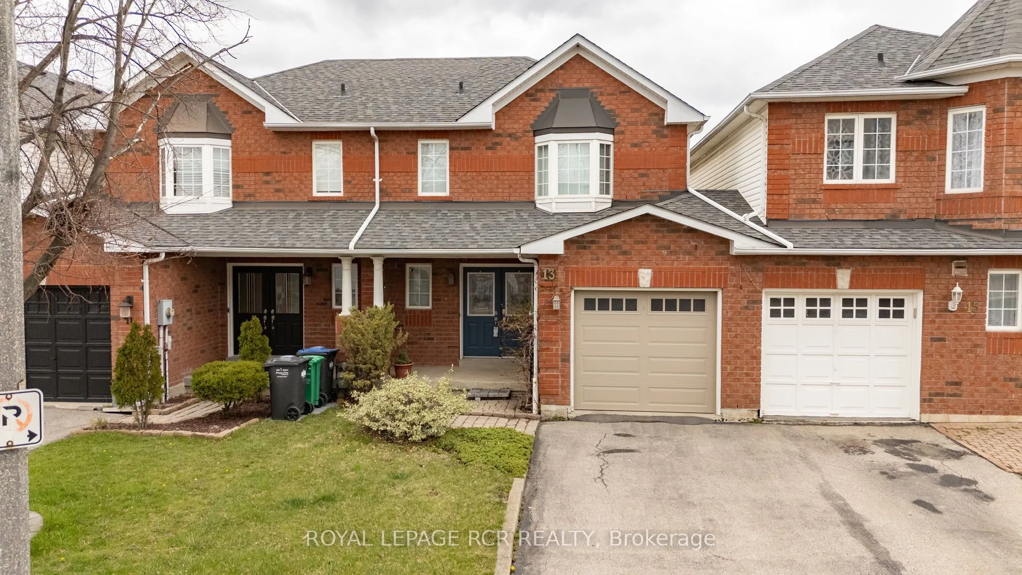13 Queensland Crescent, ON L7E 2E1