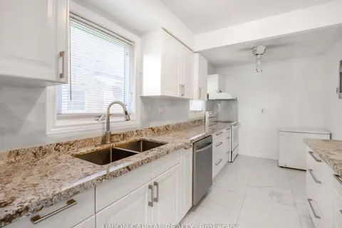 165 Simmons Boulevard, ON L6V 3Y2
