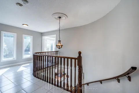 1689 Kerns Road, ON L7P 4V6