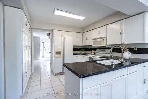1689 Kerns Road, ON L7P 4V6