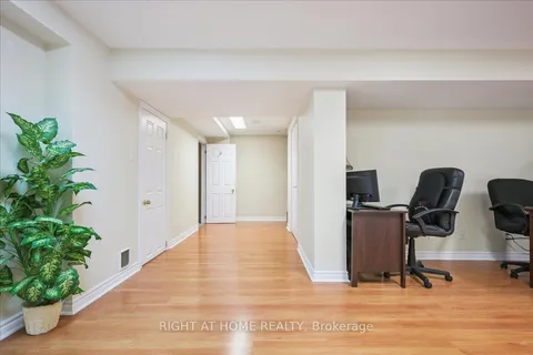 5322 Lismic Boulevard, ON L5V 1P5