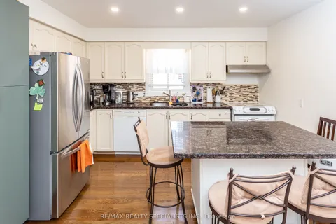 4386 Curia Crescent, ON L4Z 2X3