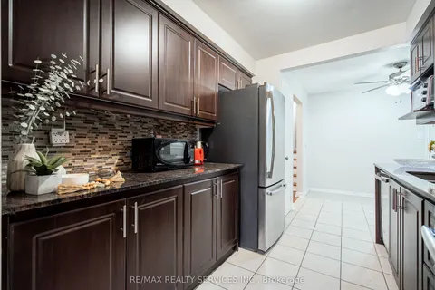 41 Mallard Crescent, ON L6S 2T7