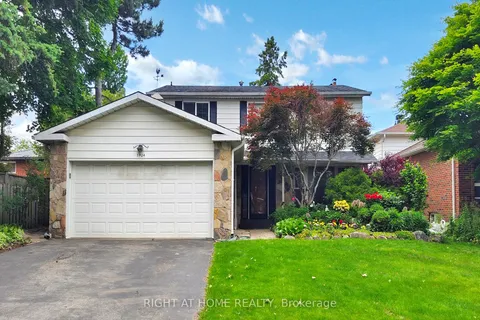 1924 Steepbank Crescent, ON L4X 1T8