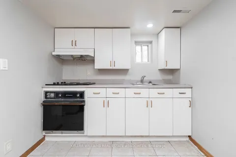 64 Eaglewood Boulevard, ON L5G 1V4