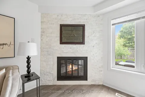 6037 Prairie Circle, ON L5N 6B1
