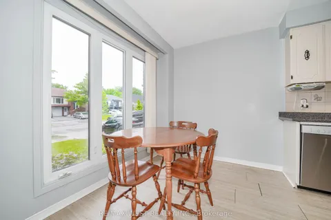 16 Crosswood Lane, ON L6V 3M2