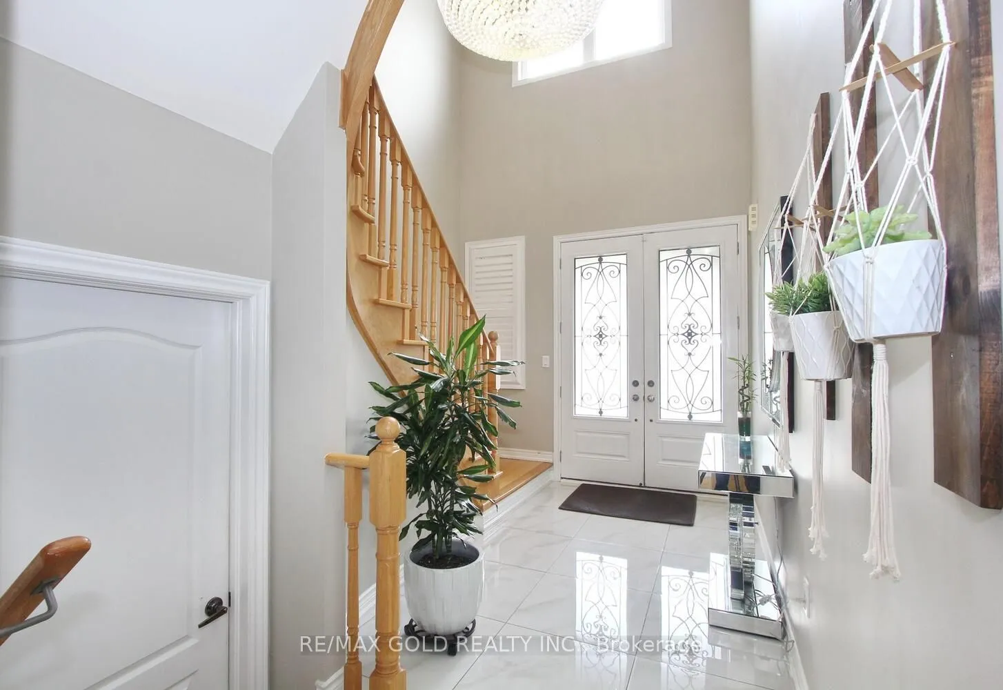 14 Lisson Crescent, ON L6X 5H9
