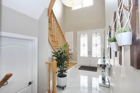 14 Lisson Crescent, ON L6X 5H9