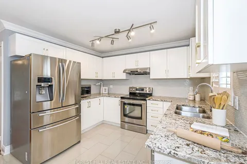 1575 Samuelson Circle, ON L5N 8A2