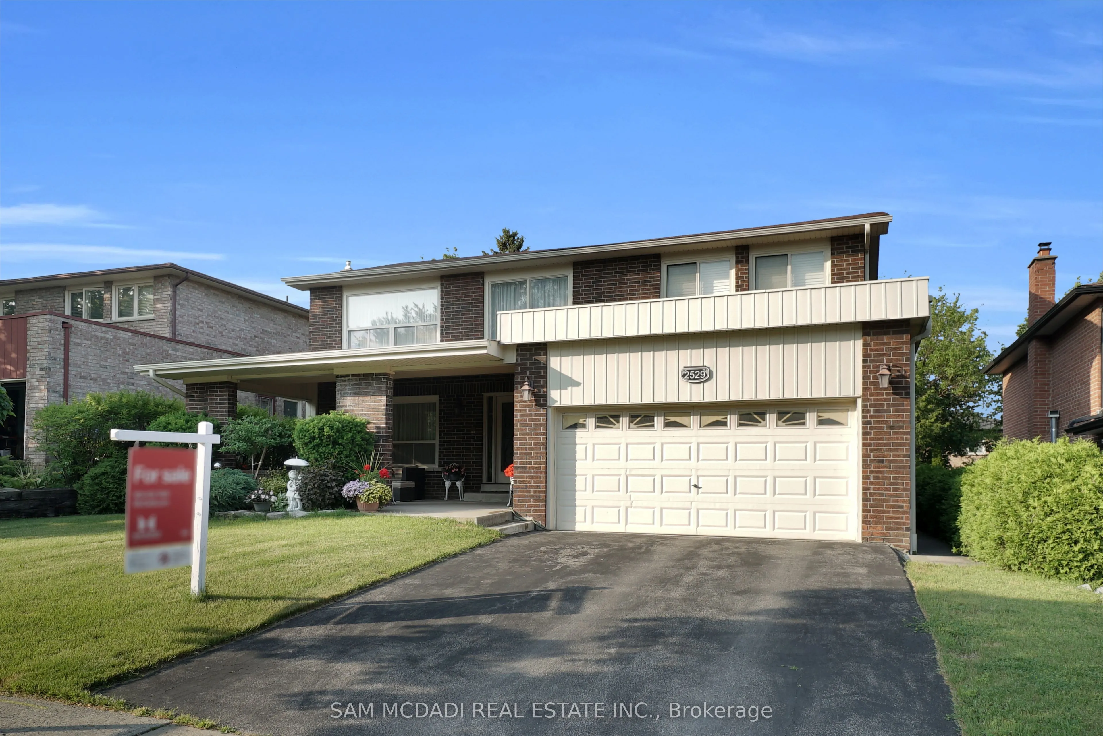 2529 Claymore Crescent, ON L5C 3A2