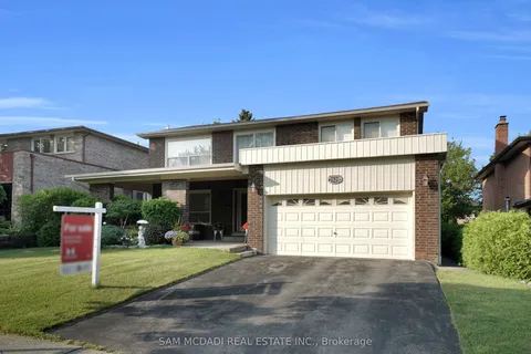 2529 Claymore Crescent, ON L5C 3A2