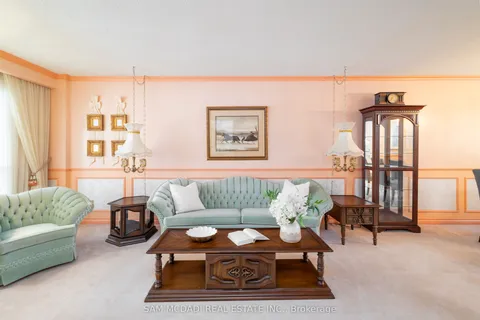 2529 Claymore Crescent, ON L5C 3A2