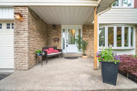 19 Jasper Crescent, ON L6S 1W8