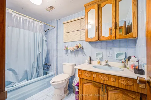 3 Lakeland Drive, ON M9V 1M8