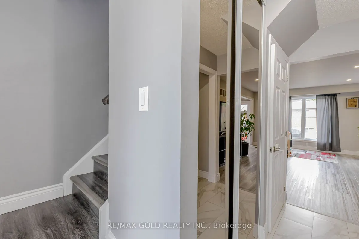 195 Royal Salisbury Way, ON L6V 3J5