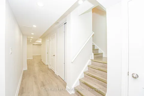8 PADBURY Trail, ON L7A 4M3