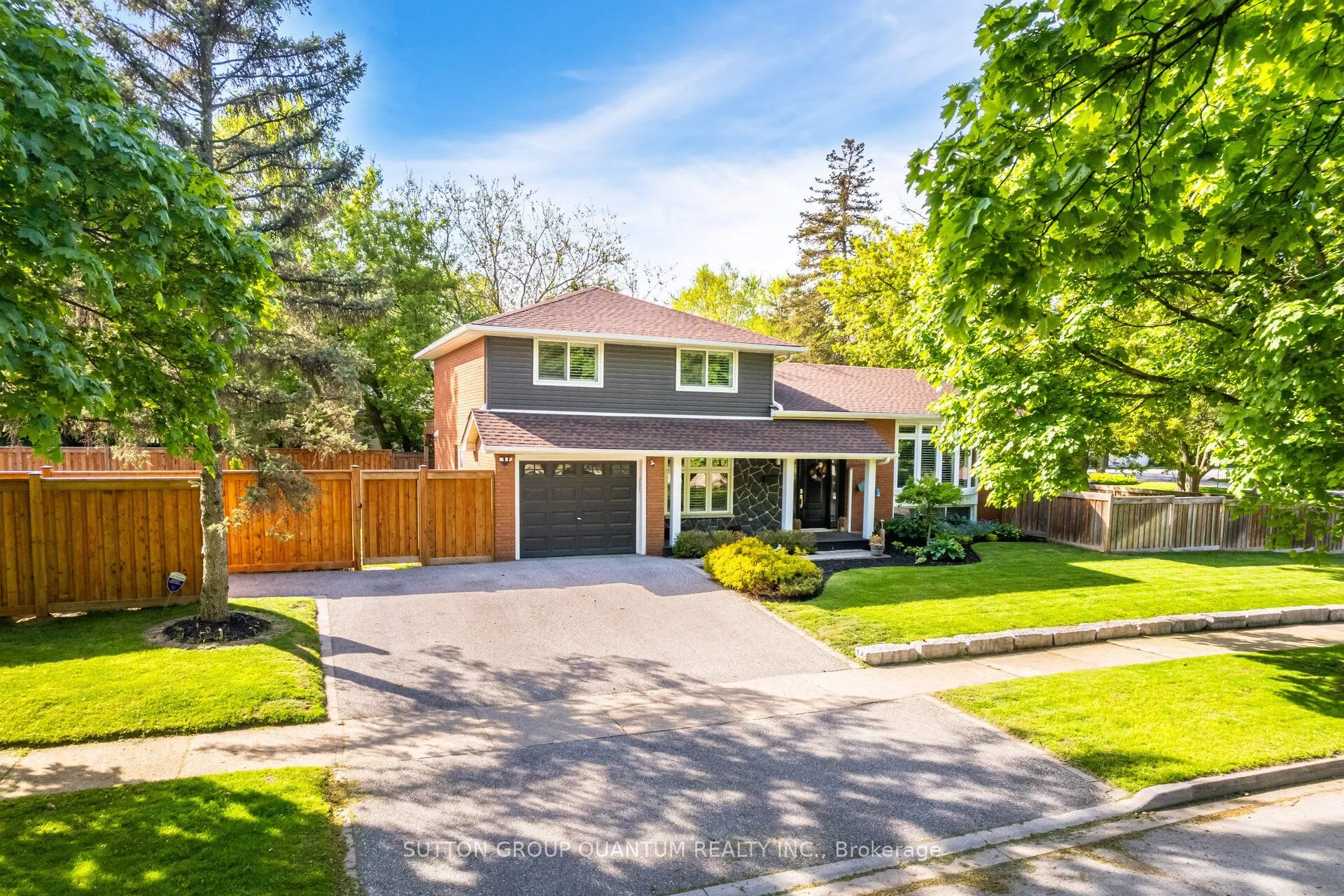608 Rosedale Crescent, ON L7N 2T1