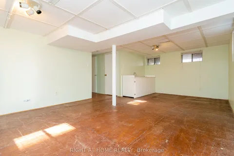 1045 Deta Road, ON L5E 2R4