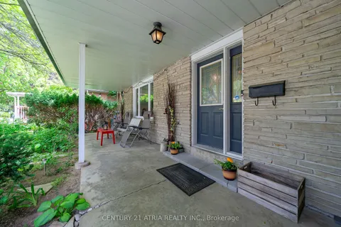 1806 Barsuda Drive, ON L5J 1V4