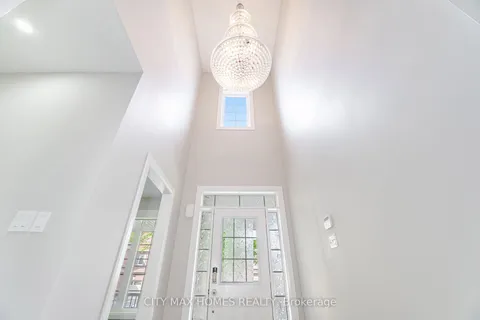 8 Amberglow Court, ON L6Y 2E3